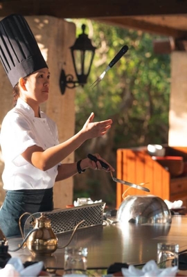 comprar Mesa elétrica oval para churrasqueira Teppanyaki para hotel Kempinski ao ar livre online manufacture