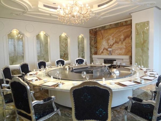 O círculo lado a lado dá forma à tabela de aço inoxidável da grade de Hibachi com fogões dobro